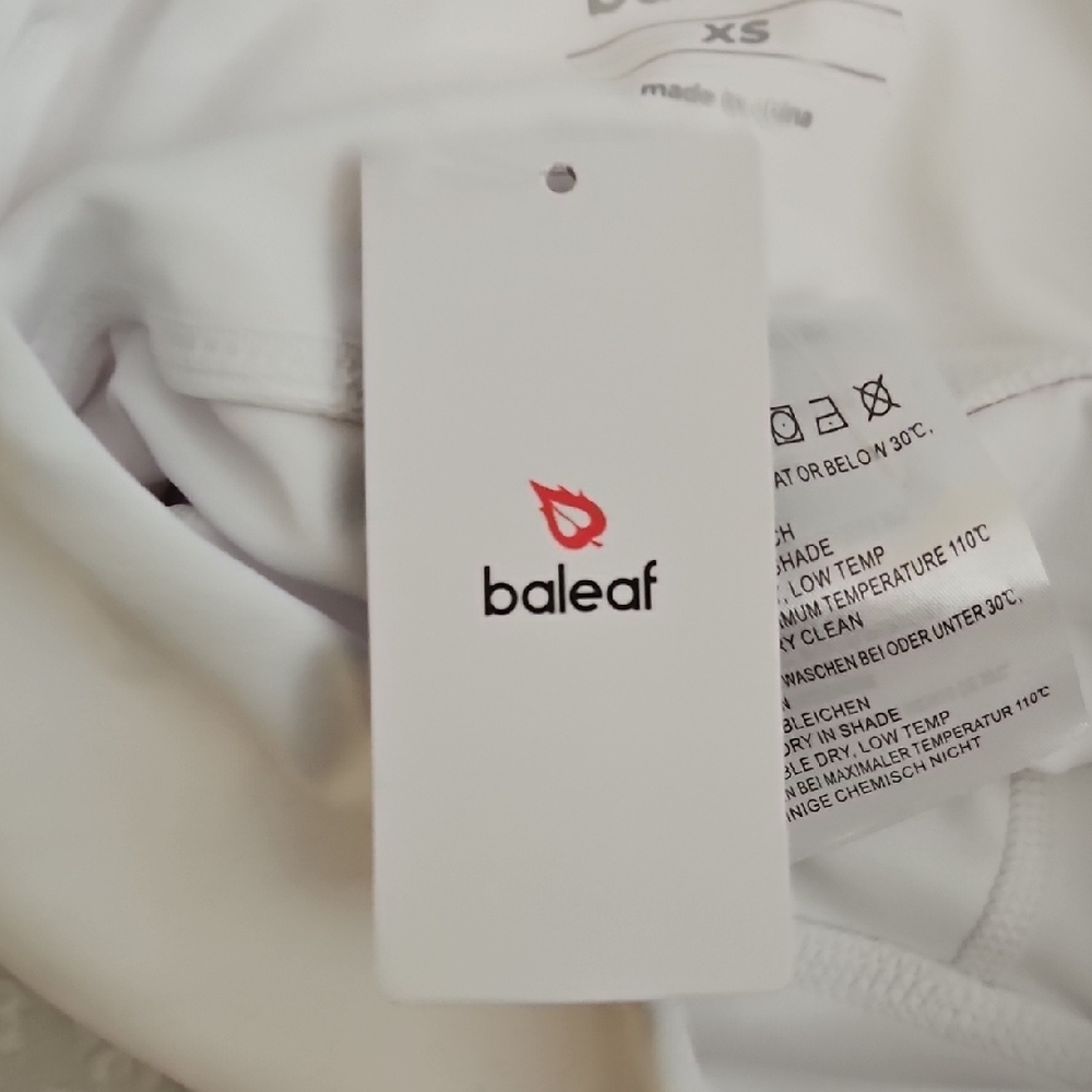 Baleaf Classic White Sports Capri